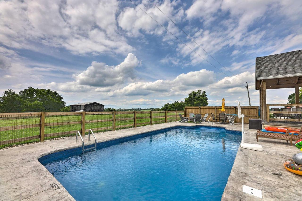 Chic Williamstown Retreat With Pool And Hot Tub! Villa Екстериор снимка